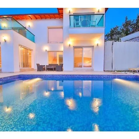 Villa James 5 *